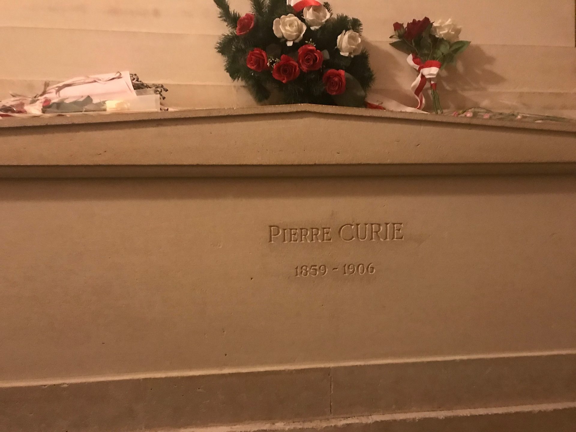 Pierre Curie's tomb Paris 1.JPG